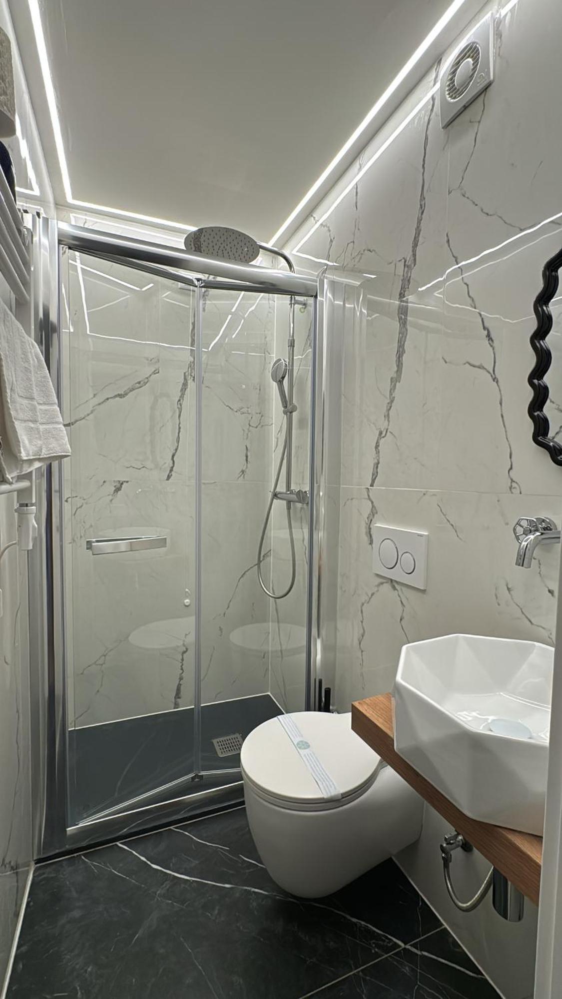 Double Room Private Bathroom